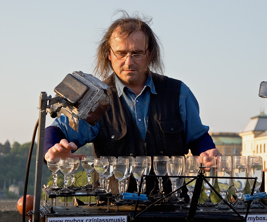 Glass Musician, Prague